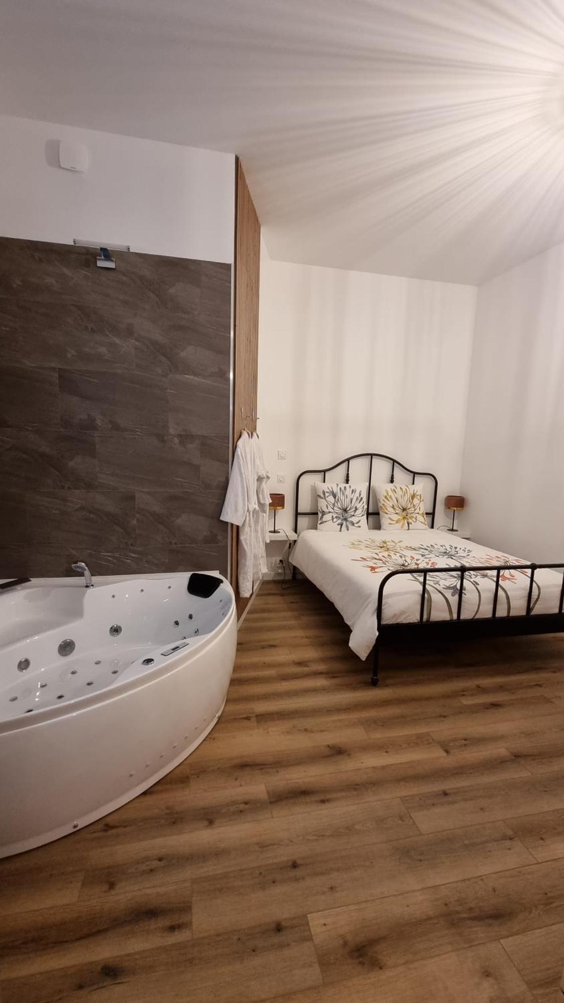 La Bastide Champenoise - Chambres D'Hotes Villers-Allerand Екстериор снимка